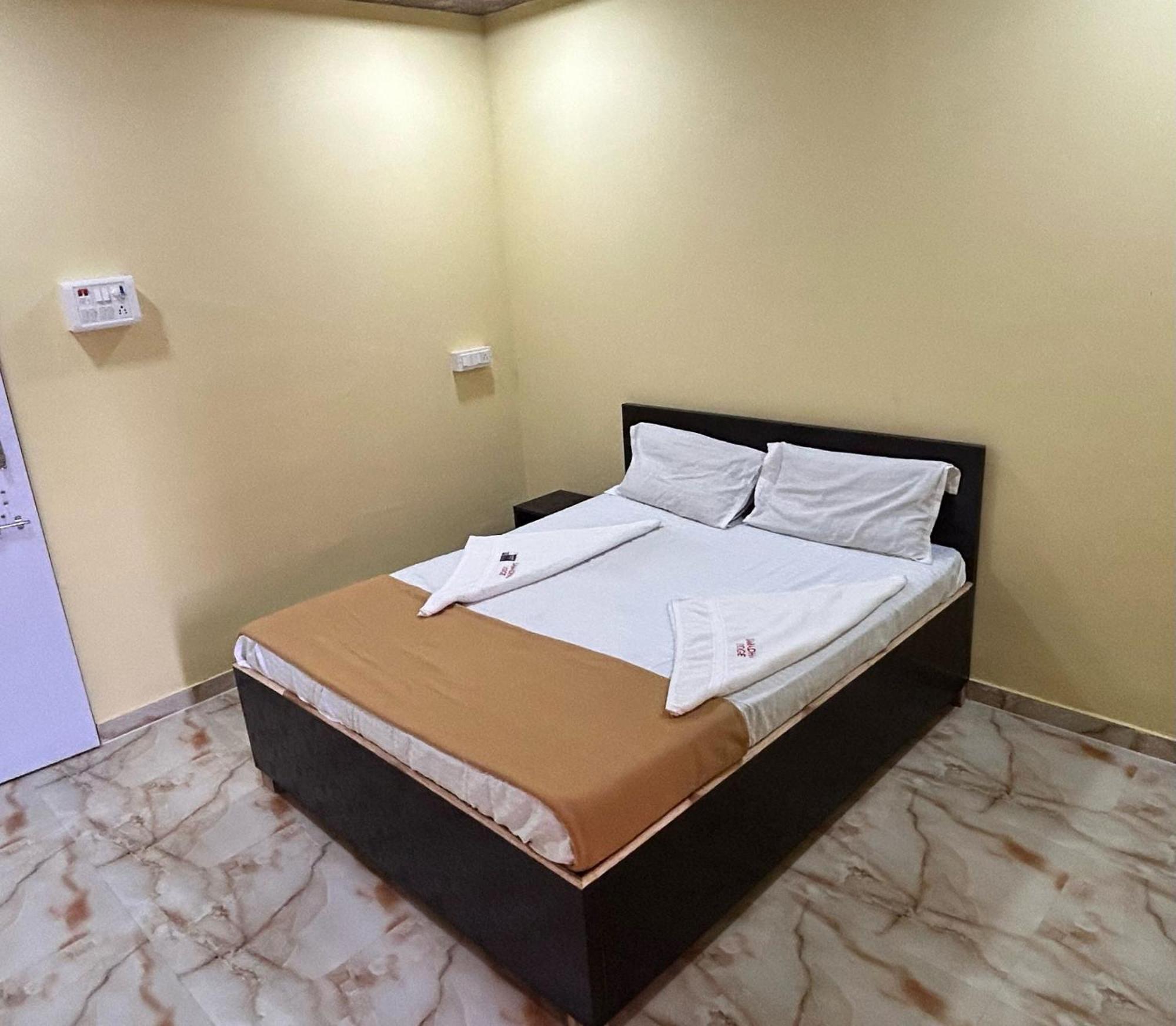 Hotel O Samadhan Lodging & Boarding 네랄 외부 사진